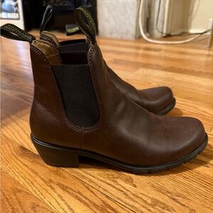 EUC Blundstone High Heeled Chelsea Boots